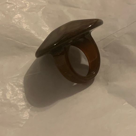 VINTAGE LUCITE RING ART DECO DESIGN MCM SIZE 7 - Picture 2 of 7